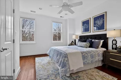 916 G St SE, Washington, DC 20003 photo 29