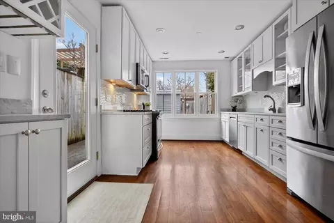 916 G St SE, Washington, DC 20003 photo 13