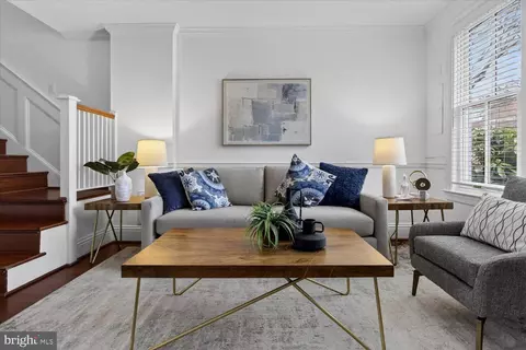 916 G St SE, Washington, DC 20003 photo 6