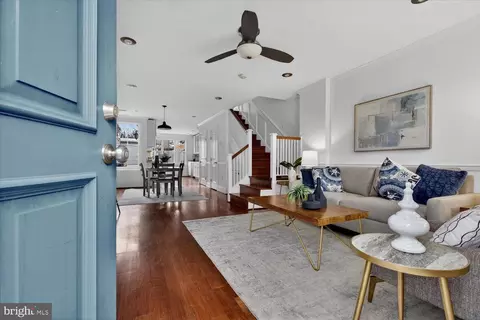 916 G St SE, Washington, DC 20003 photo 5