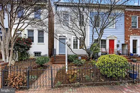 916 G St SE, Washington, DC 20003