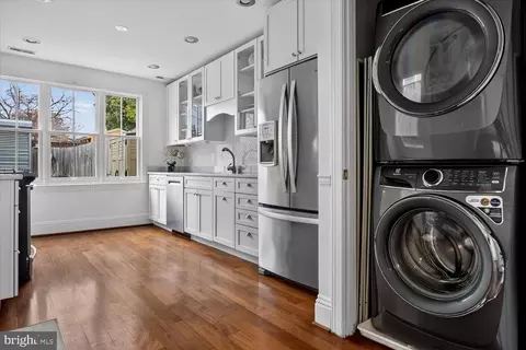 916 G St SE, Washington, DC 20003 photo 11