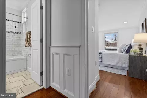 916 G St SE, Washington, DC 20003 photo 23