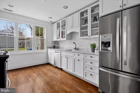 916 G St SE, Washington, DC 20003 photo 12