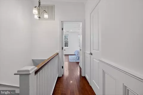 916 G St SE, Washington, DC 20003 photo 28