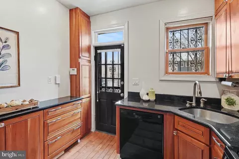 Kitchen - 527 14th St NE, Washington, DC 20002 photo 2 of 3