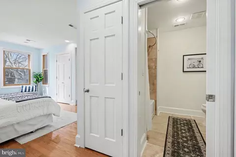 Entry Way - 527 14th St NE, Washington, DC 20002 photo 1 of 2