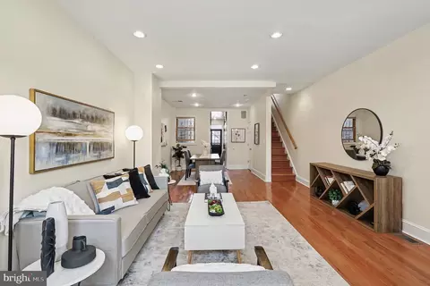 Living - 527 14th St NE, Washington, DC 20002 photo 2 of 2