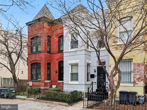 Exterior - 527 14th St NE, Washington, DC 20002 photo 3 of 7