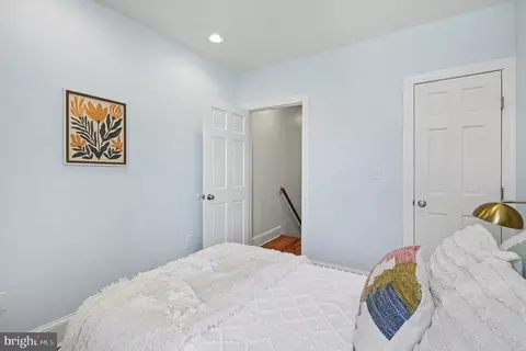 Bedroom - 527 14th St NE, Washington, DC 20002 photo 5 of 11