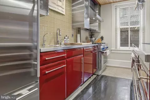 Kitchen - 116 11th St NE, Washington, DC 20002 photo 2 of 6