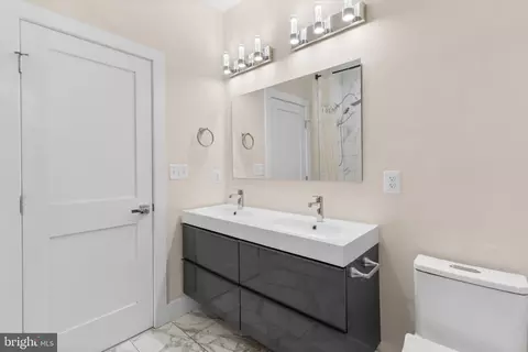 Bath - 2405 Naylor Rd SE, Washington, DC 20020 photo 3 of 3