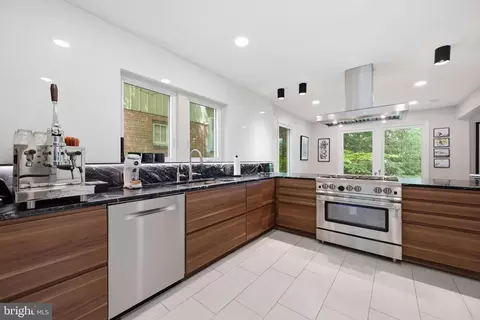 Kitchen - 2829 29th Pl NW, Washington, DC 20008 photo 2 of 2