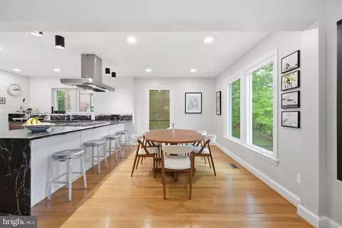 Dining - 2829 29th Pl NW, Washington, DC 20008 photo 3 of 3