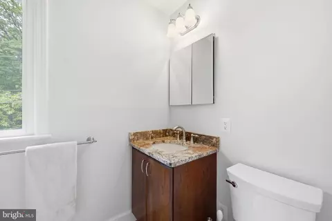 Bath - 2829 29th Pl NW, Washington, DC 20008 photo 3 of 5