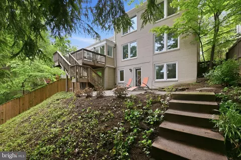 Exterior - 2829 29th Pl NW, Washington, DC 20008 photo 9 of 9