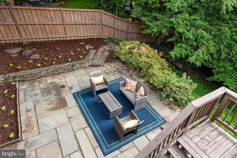 Exterior - 2829 29th Pl NW, Washington, DC 20008 photo 6 of 9