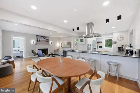 Dining - 2829 29th Pl NW, Washington, DC 20008 photo 1 of 3