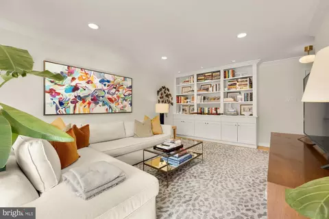 2501 Calvert St NW #308, Washington, DC 20008