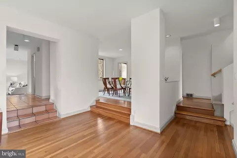 Entry Way - 2400 44th St NW, Washington, DC 20007 photo 3 of 4