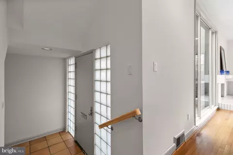 Entry Way - 2400 44th St NW, Washington, DC 20007 photo 2 of 4