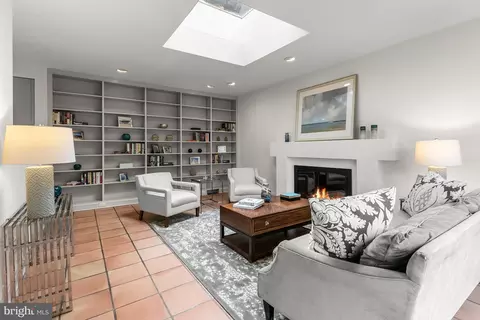 Living - 2400 44th St NW, Washington, DC 20007 photo 4 of 6