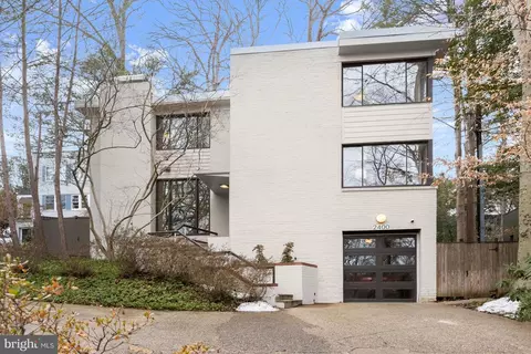 Exterior - 2400 44th St NW, Washington, DC 20007 photo 2 of 10