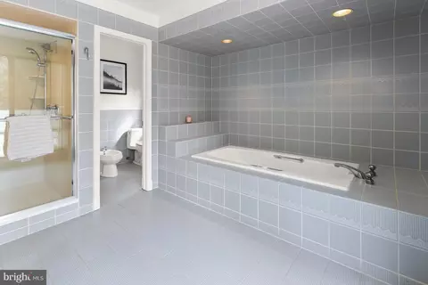 Bath - 2400 44th St NW, Washington, DC 20007 photo 4 of 9