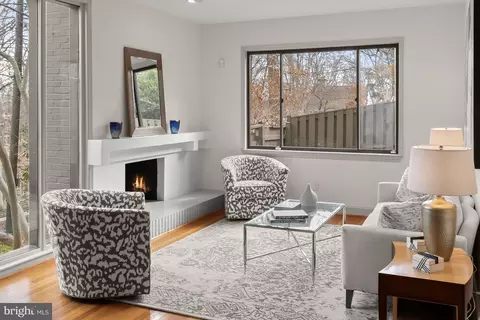 Living - 2400 44th St NW, Washington, DC 20007 photo 3 of 6