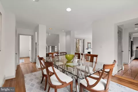 Dining - 2400 44th St NW, Washington, DC 20007 photo 3 of 4