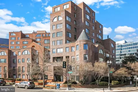 3 Washington Cir NW #603, Washington, DC 20037