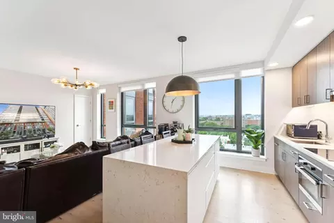 1211 Van St SE #913, Washington, DC 20003