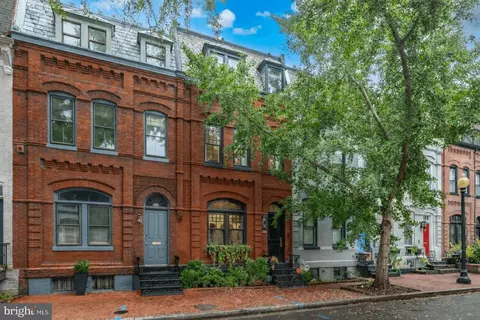 1524 Swann St NW, Washington, DC 20009