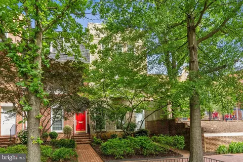 414 3rd St SE, Washington, DC 20003