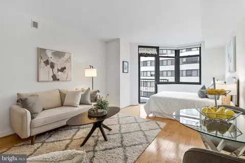 1117 10th St NW #405, Washington, DC 20001