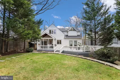 5045 Cathedral Ave NW, Washington, DC 20016