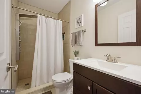 Bath - 1917 H St NE, Washington, DC 20002 photo 2 of 5