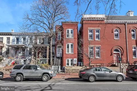 Exterior - 330 4th St SE, Washington, DC 20003 photo 4 of 8