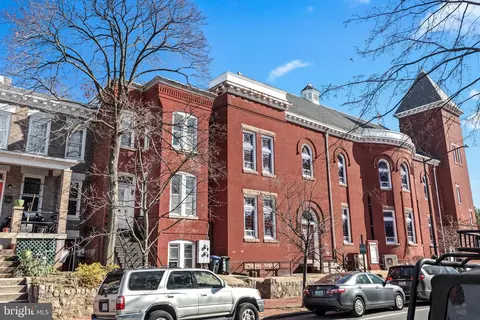 Exterior - 330 4th St SE, Washington, DC 20003 photo 2 of 8