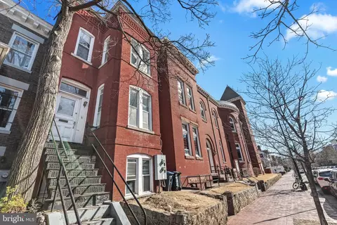 Exterior - 330 4th St SE, Washington, DC 20003 photo 3 of 8