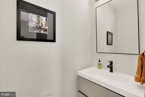 Bath - 47 T St NE, Washington, DC 20002 photo 1 of 4