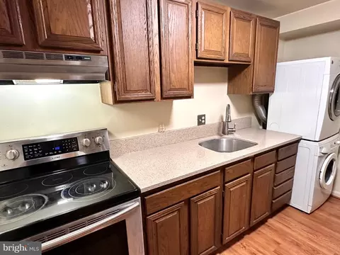 Kitchen - 434 434 12 6th St NE, Washington, DC 20002 photo 3 of 4