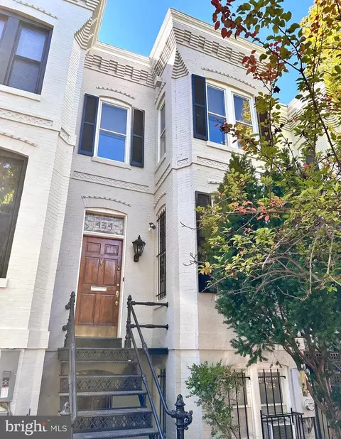 434 434 12 6th St NE, Washington, DC 20002