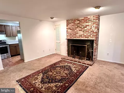 Living - 434 434 12 6th St NE, Washington, DC 20002 photo 6 of 7