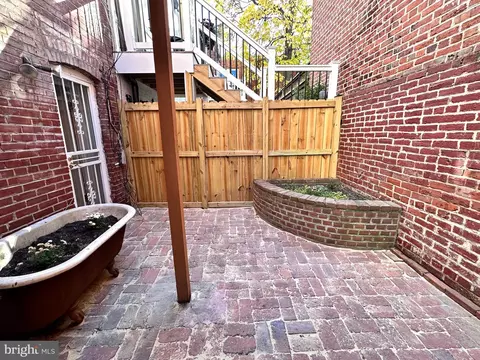 Exterior - 434 434 12 6th St NE, Washington, DC 20002 photo 2 of 3