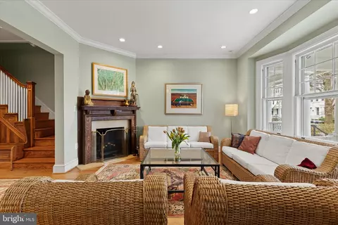 2816 27th St NW, Washington, DC 20008