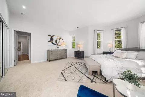 Bedroom - 656 9th St NE, Washington, DC 20002 photo 5 of 11