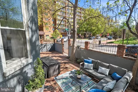 Exterior - 656 9th St NE, Washington, DC 20002 photo 3 of 3