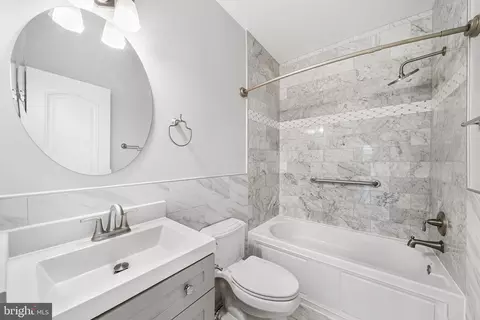 Bath - 656 9th St NE, Washington, DC 20002 photo 4 of 5