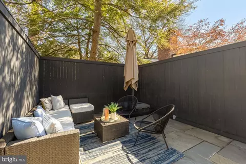 1561 33rd St NW, Washington, DC 20007 photo 9